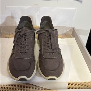 Steve Madden Gray Athletic Shoes Sleek Design